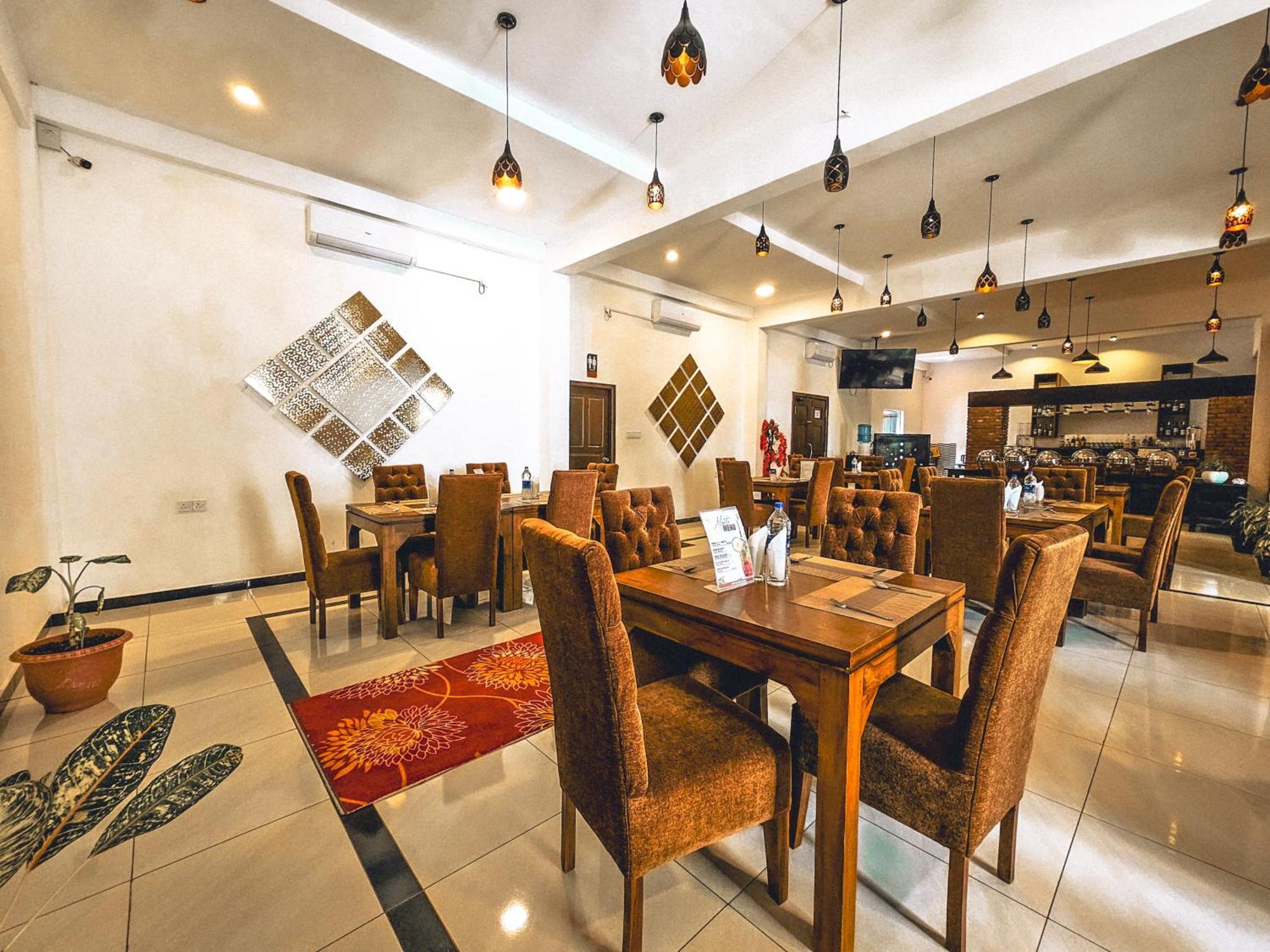 Hotel Northway Vavuniya Exterior photo